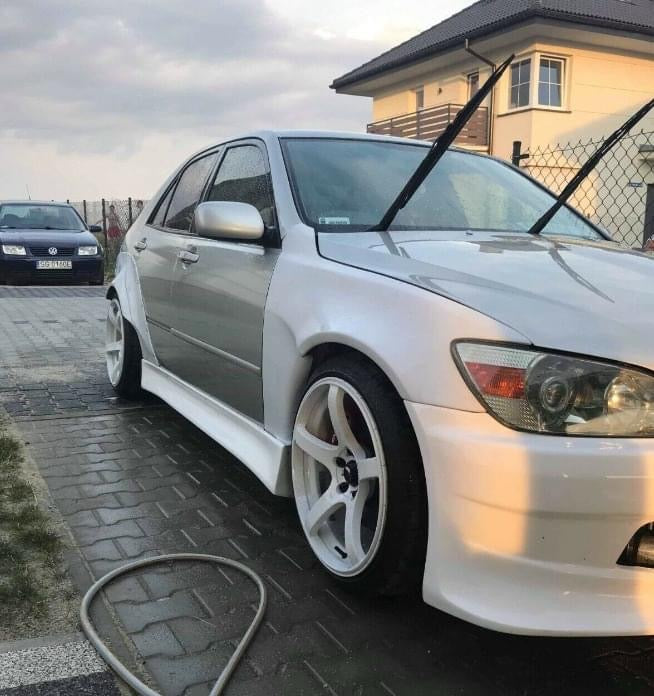 TOYOTA ALTEZZA/LEXUS IS200 35MM FRONT FENDERS