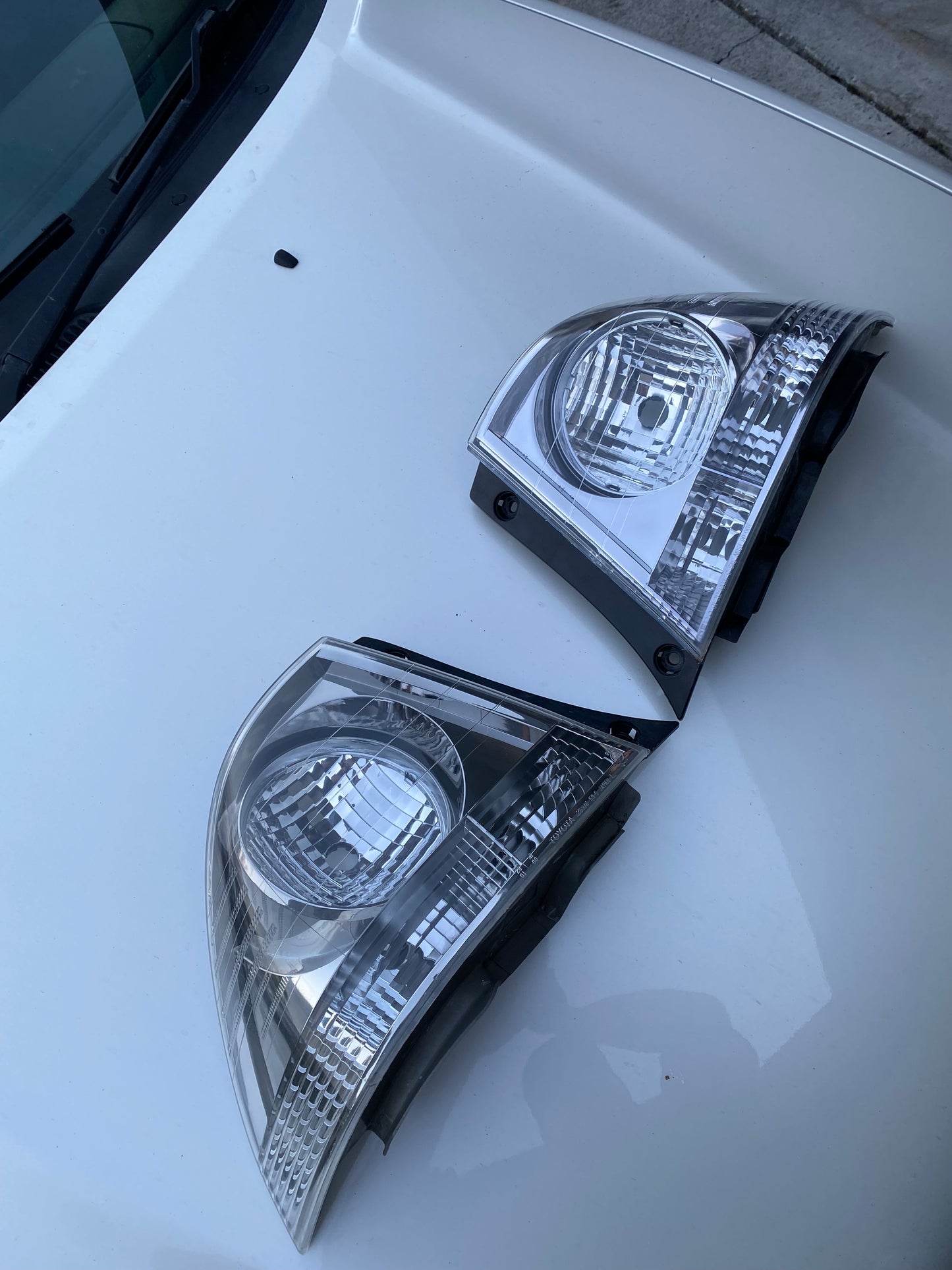 TOYOTA ALTEZZA/LEXUS IS200 CLEAR TAIL LIGHTS