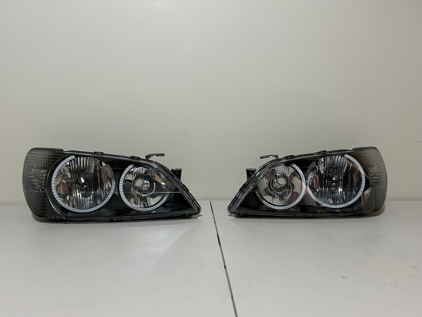 TOYOTA ALTEZZA/LEXUS IS200/IS300 BLACK HOUSING RGB HALO HEADLIGHTS