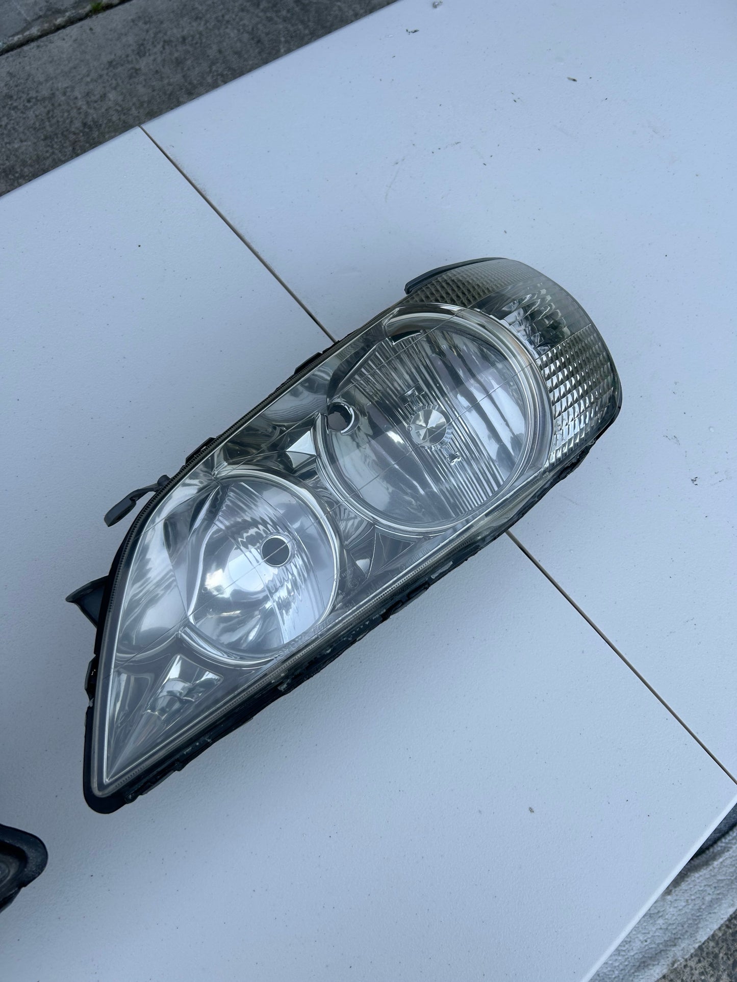 TOYOTA ALTEZZA/LEXUS IS200 PREFACE-LIFT CLEAR HEADLIGHTS