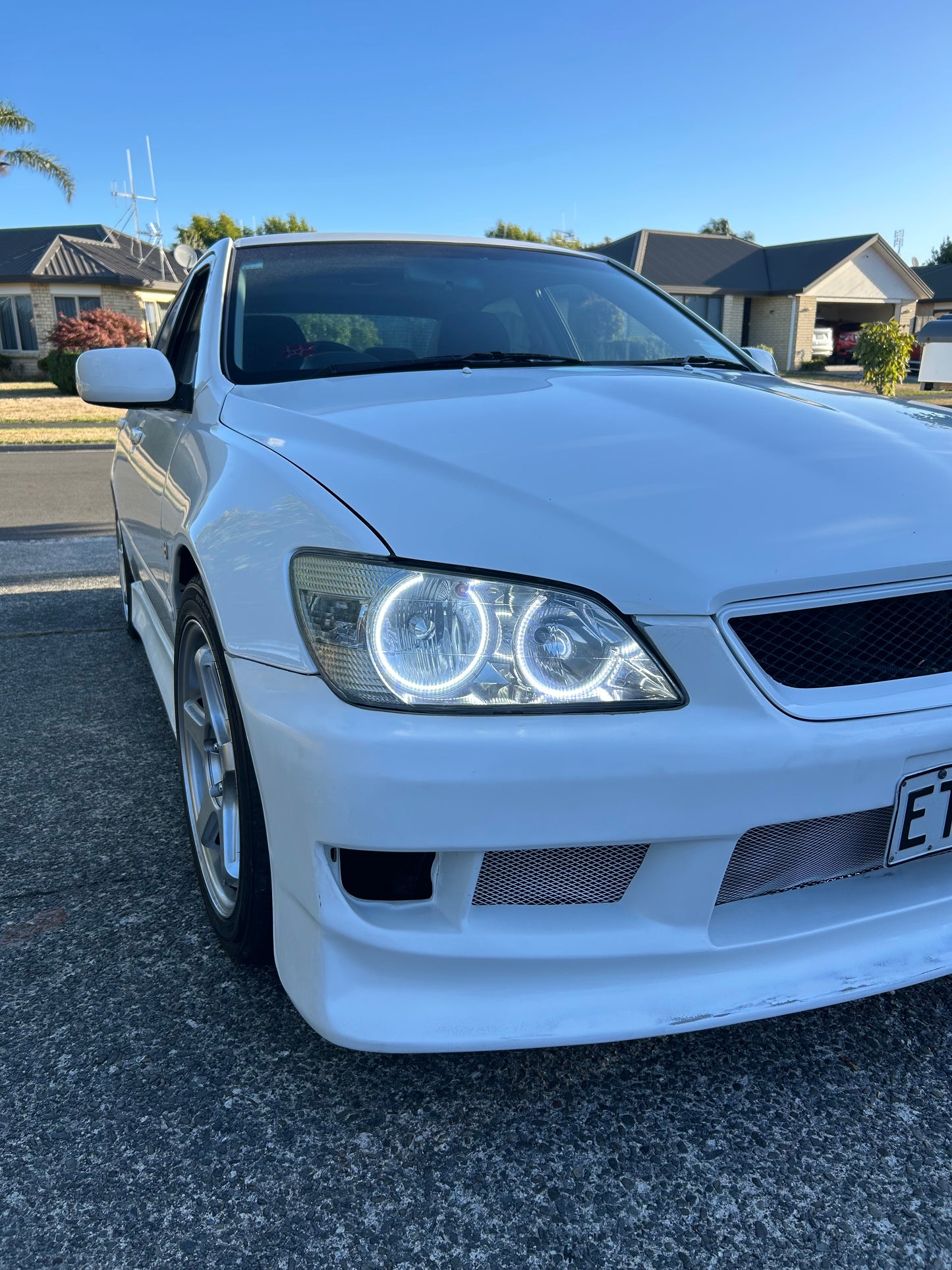 TOYOTA ALTEZZA/LEXUS IS200 BRIGHT LED HALOS