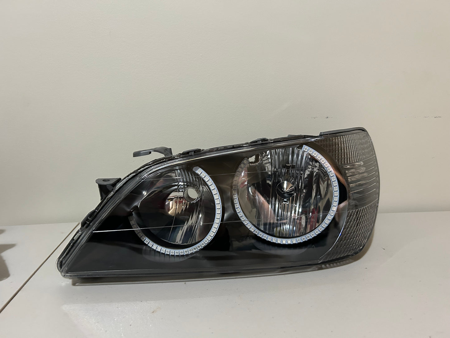 TOYOTA ALTEZZA/LEXUS IS200/IS300 BLACK HOUSING RGB HALO HEADLIGHTS