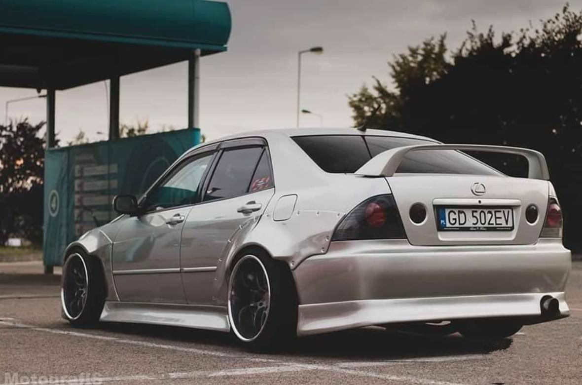 TOYOTA ALTEZZA/LEXUS IS200 WIDE BODY KIT