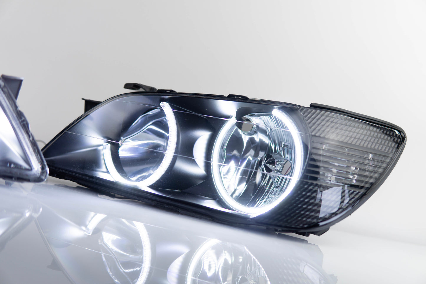 TOYOTA ALTEZZA/LEXUS IS200 BLACK HOUSING ANGEL HALOS