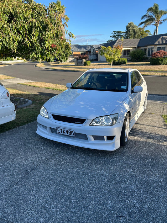 TOYOTA ALTEZZA/LEXUS IS200 CLEAR HEADLIGHTS WITH BRIGHT LED HALOS