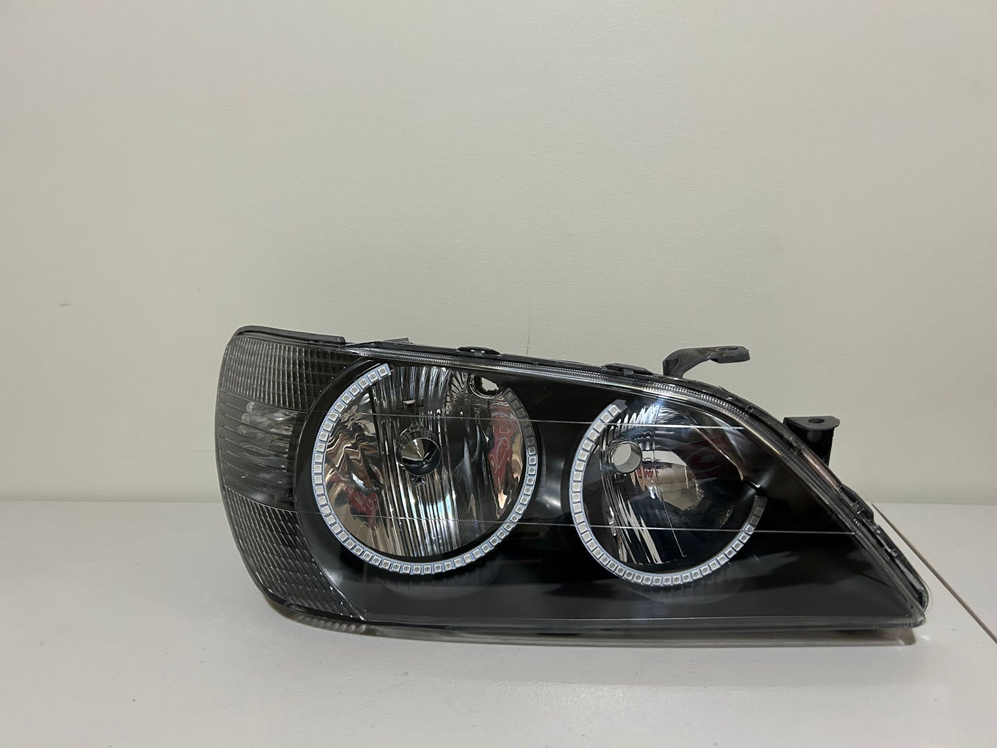 TOYOTA ALTEZZA/LEXUS IS200/IS300 BLACK HOUSING RGB HALO HEADLIGHTS