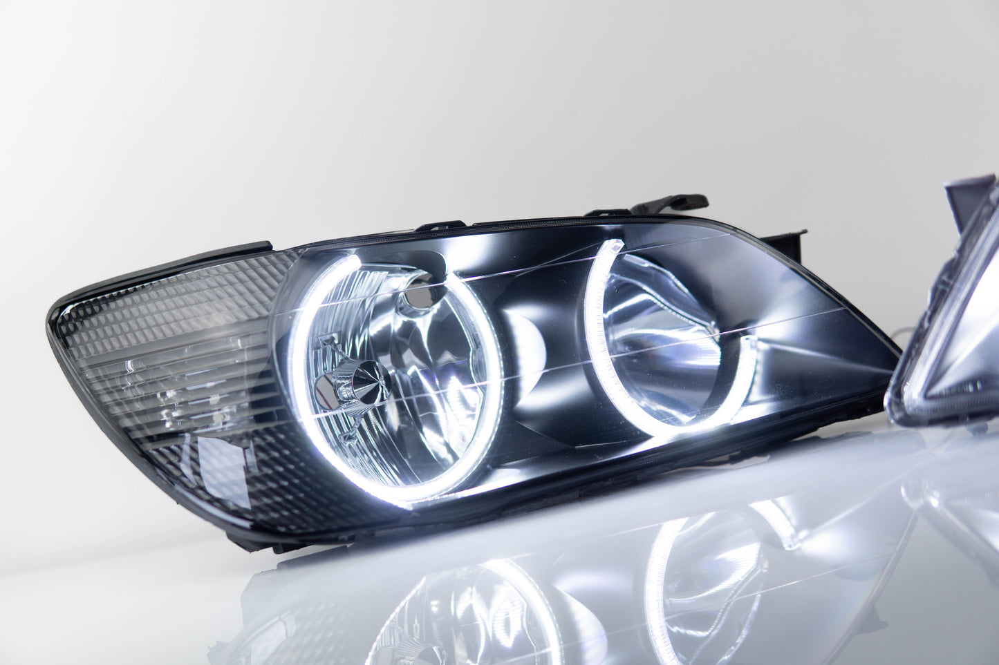 TOYOTA ALTEZZA/LEXUS IS200 BLACK HOUSING ANGEL HALOS